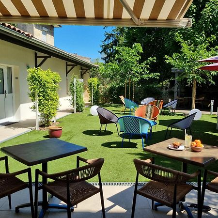 בורדו Bloom Hostel Bar & Garden מראה חיצוני תמונה