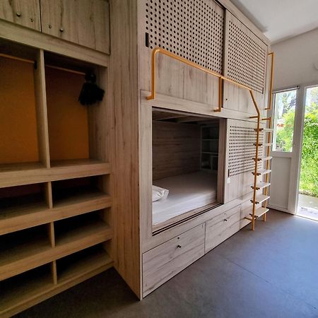 בורדו Bloom Hostel Bar & Garden מראה חיצוני תמונה