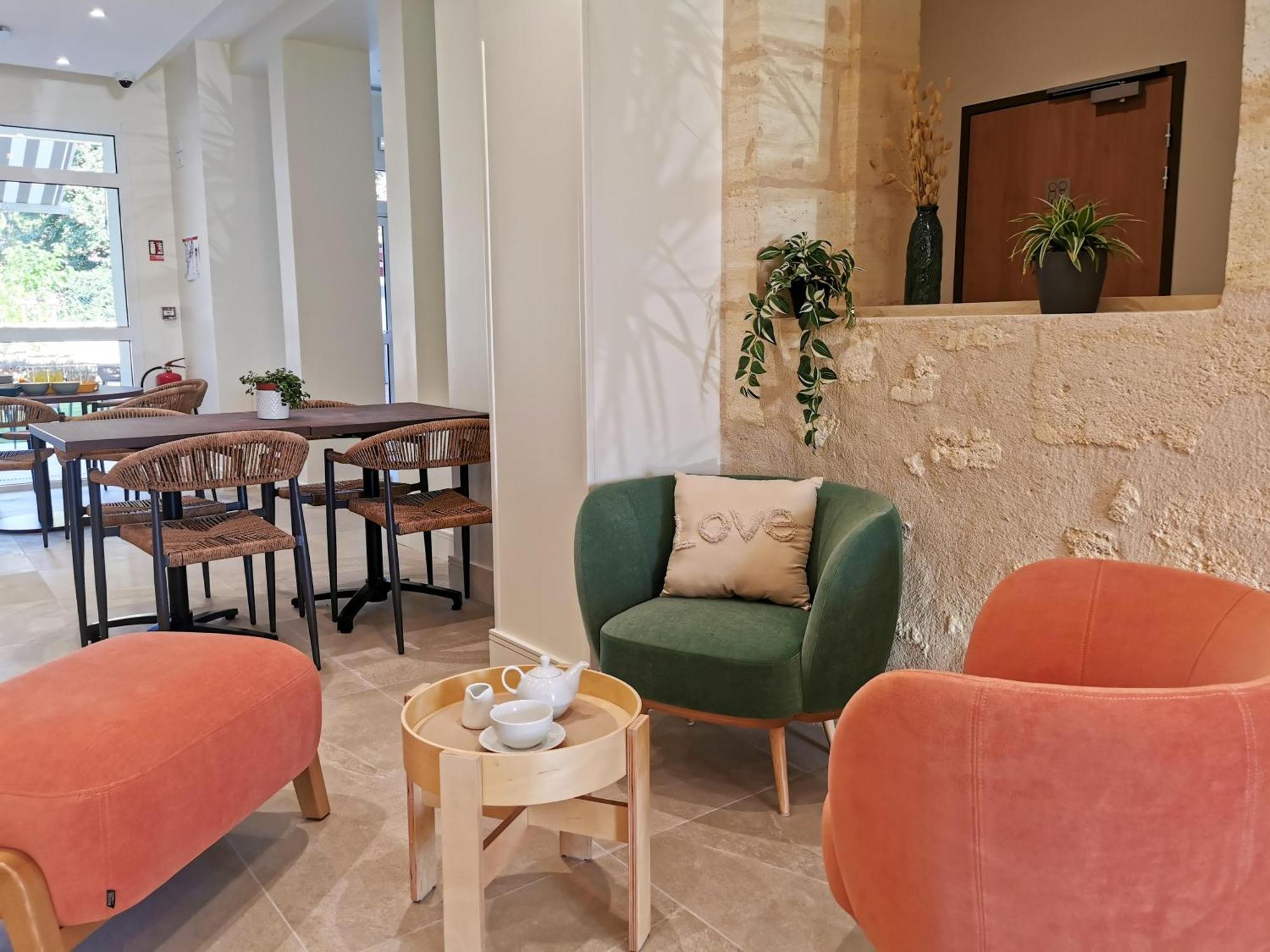 בורדו Bloom Hostel Bar & Garden מראה חיצוני תמונה
