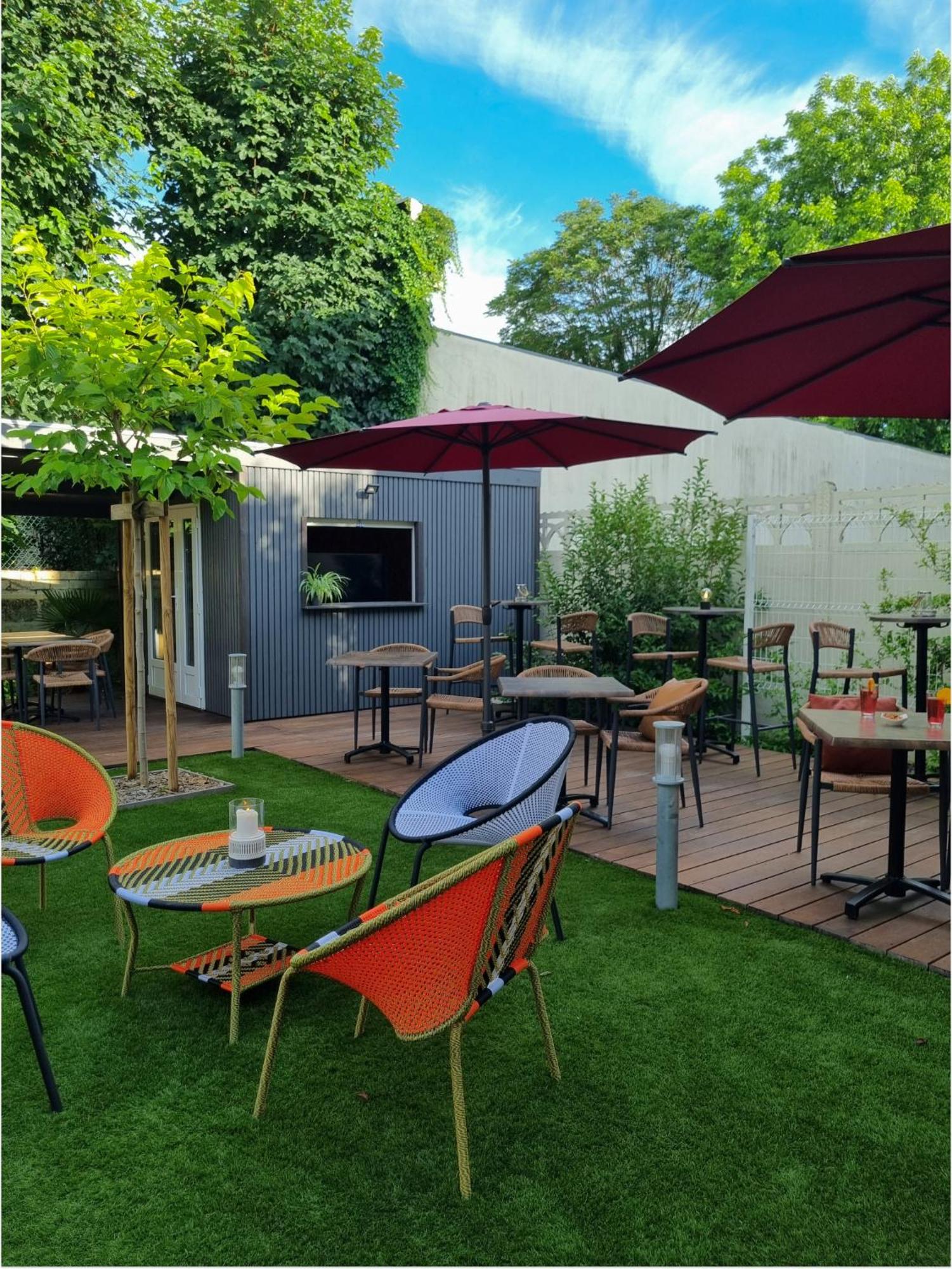 בורדו Bloom Hostel Bar & Garden מראה חיצוני תמונה