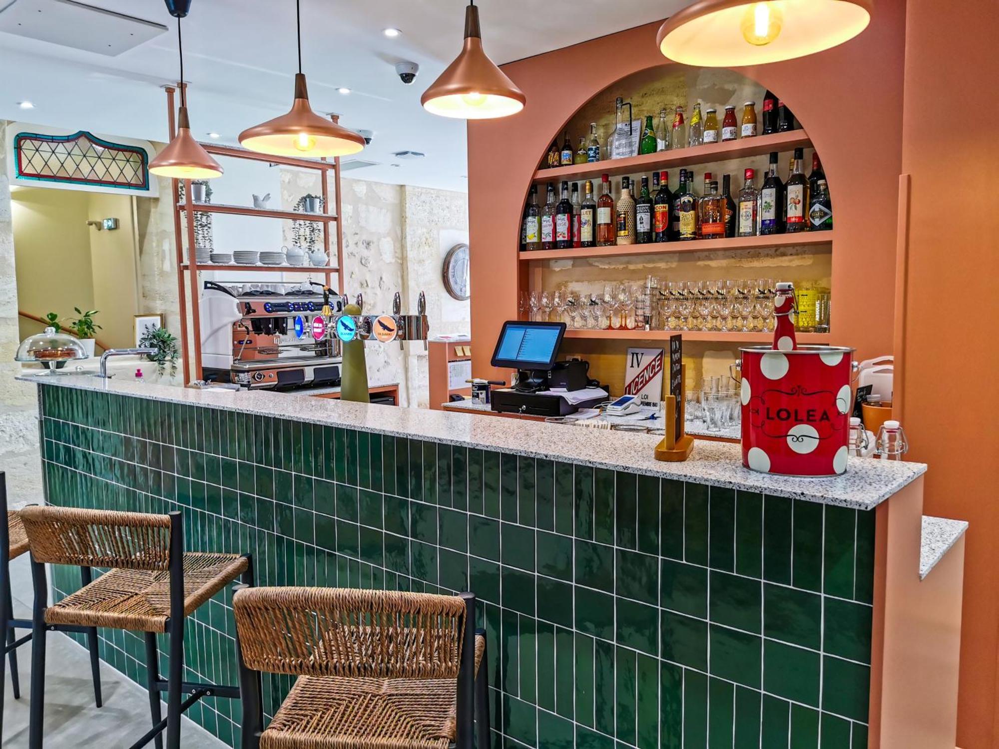 בורדו Bloom Hostel Bar & Garden מראה חיצוני תמונה