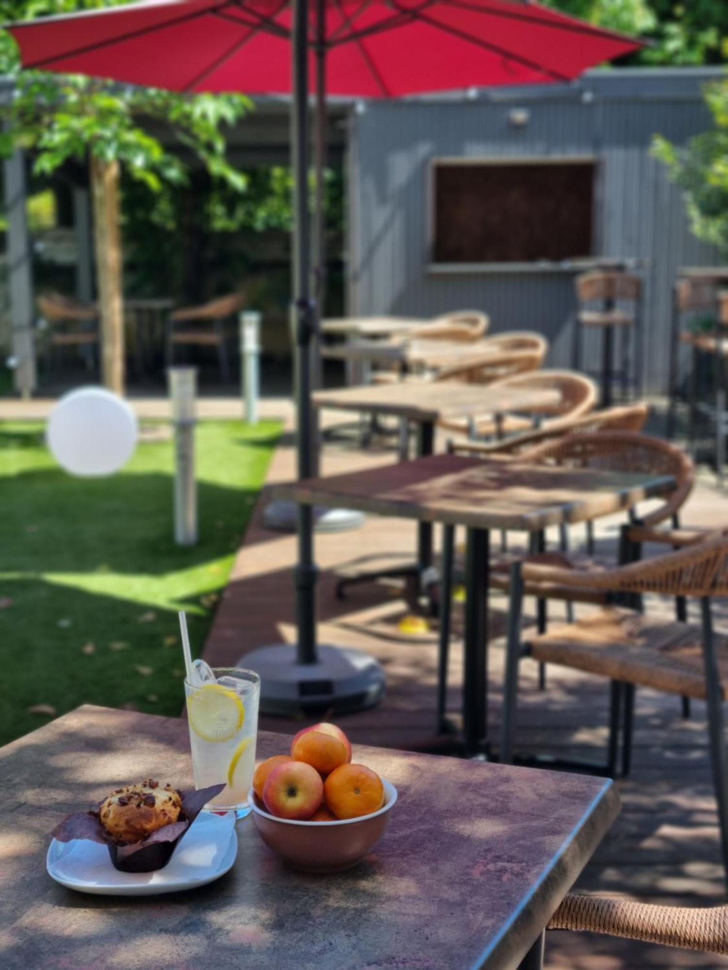 בורדו Bloom Hostel Bar & Garden מראה חיצוני תמונה