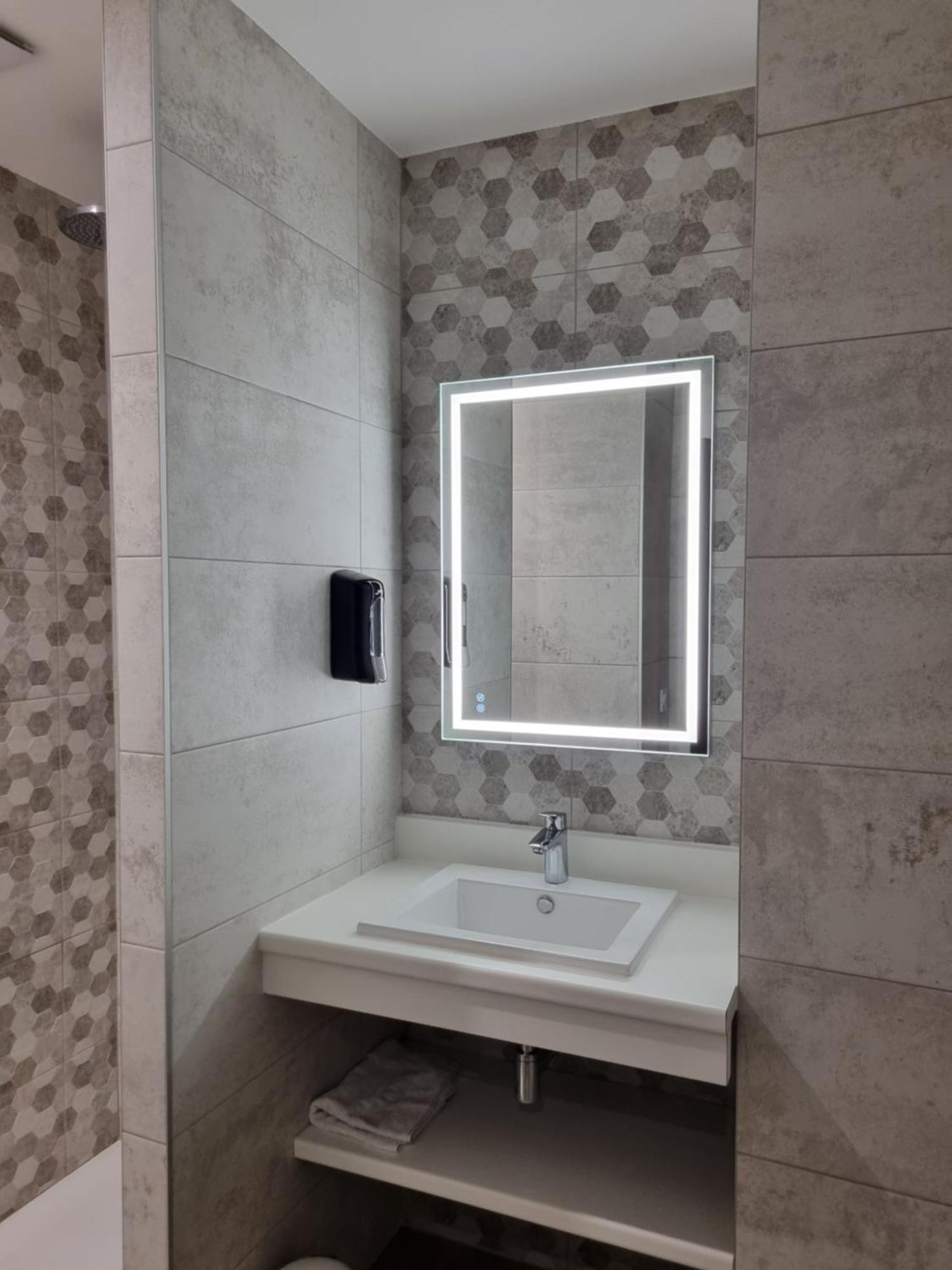 בורדו Bloom Hostel Bar & Garden מראה חיצוני תמונה