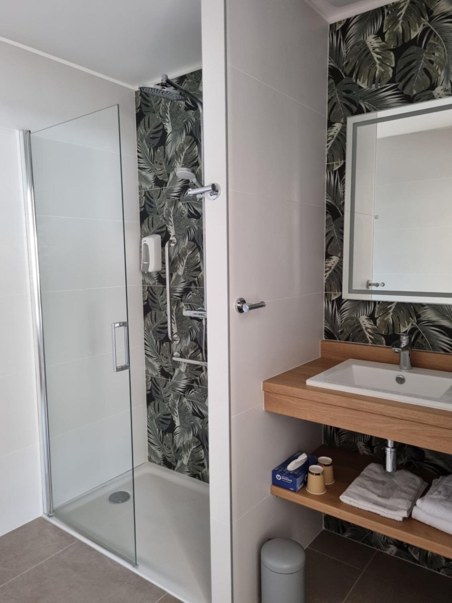 בורדו Bloom Hostel Bar & Garden מראה חיצוני תמונה