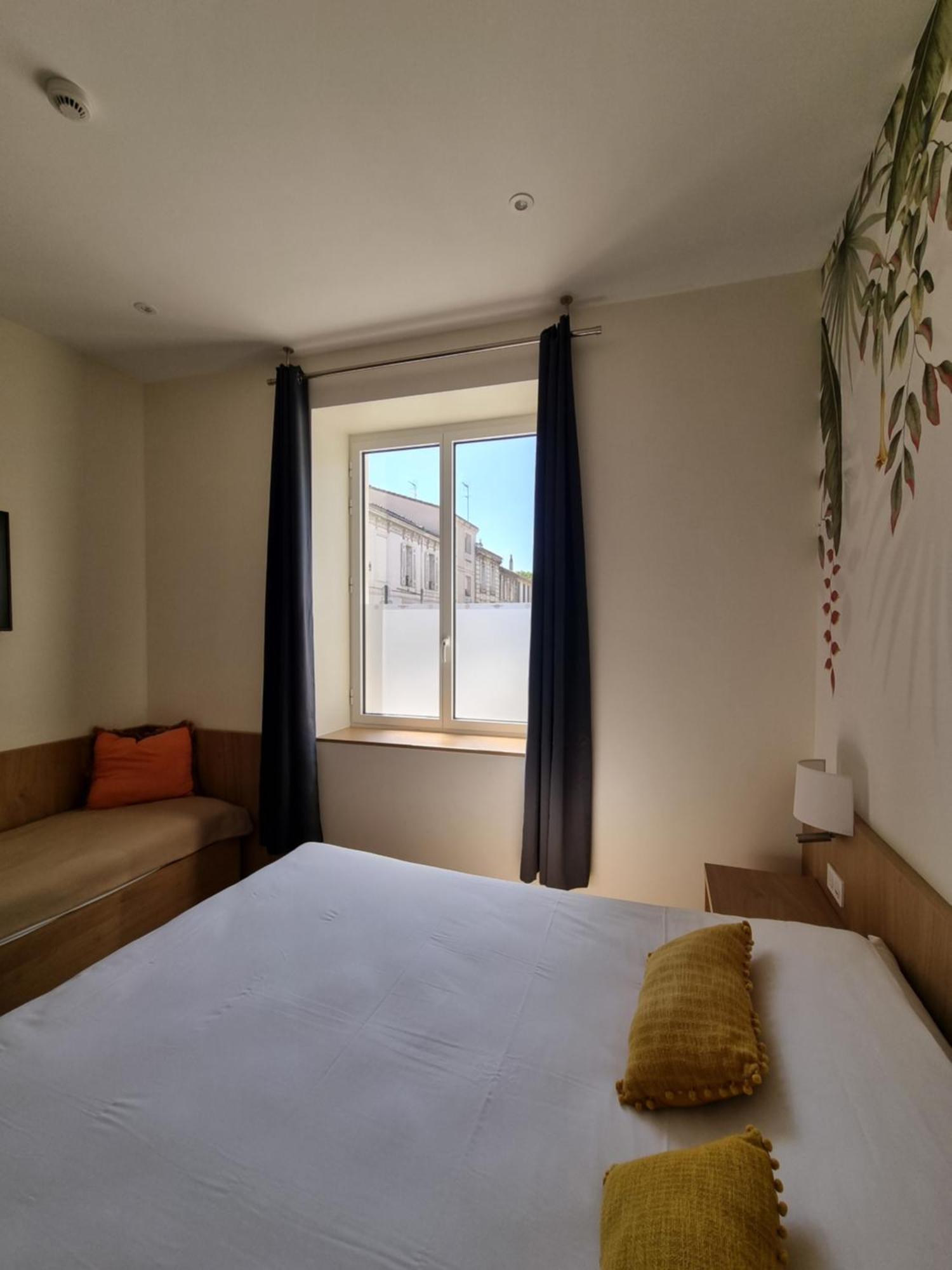 בורדו Bloom Hostel Bar & Garden מראה חיצוני תמונה