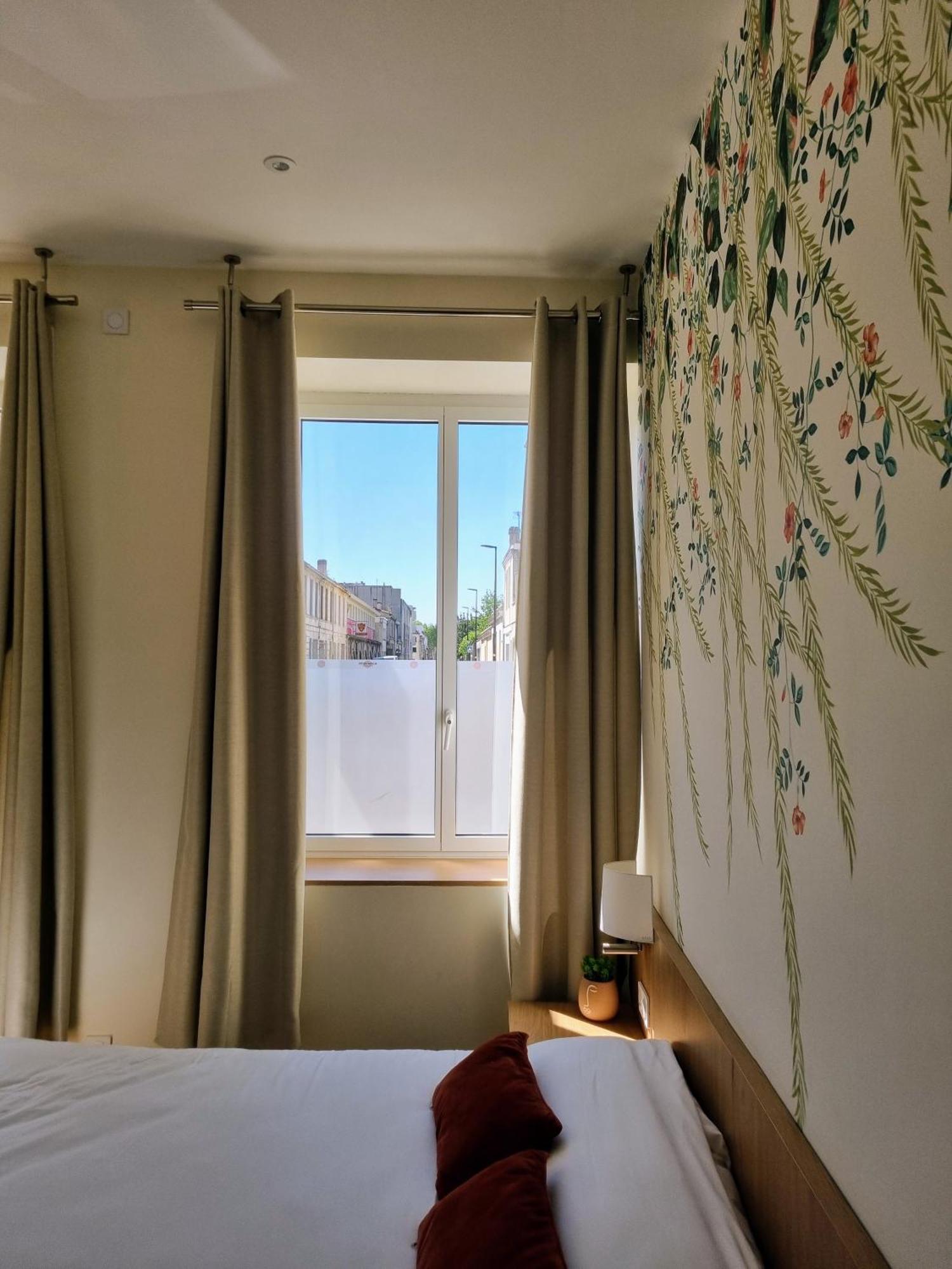 בורדו Bloom Hostel Bar & Garden מראה חיצוני תמונה