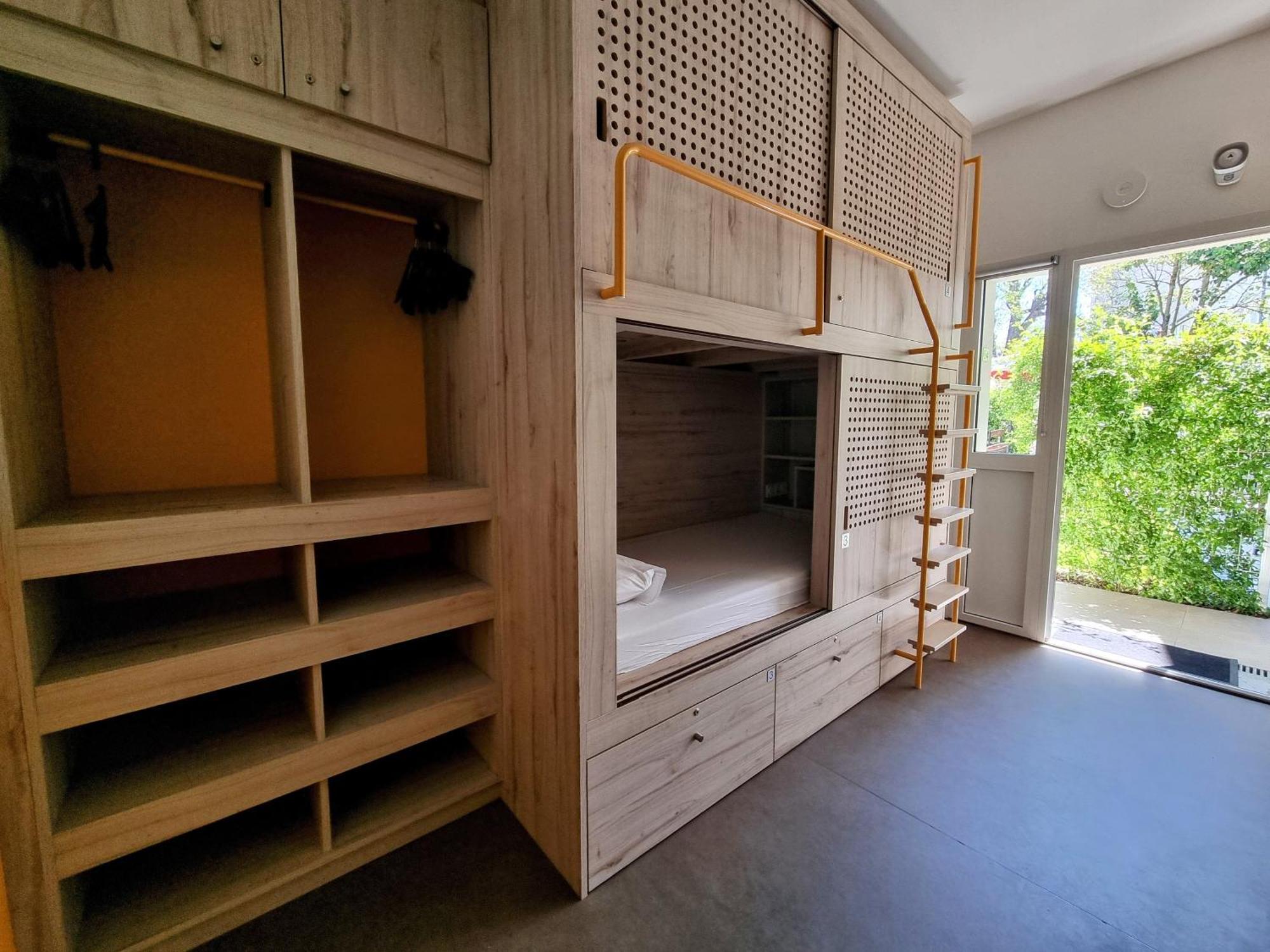 בורדו Bloom Hostel Bar & Garden מראה חיצוני תמונה