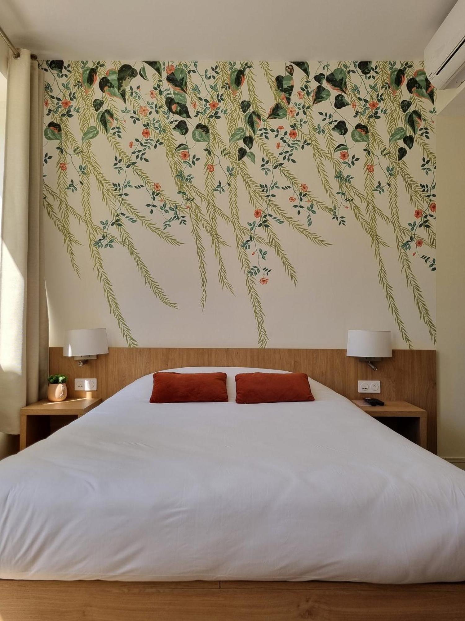 בורדו Bloom Hostel Bar & Garden מראה חיצוני תמונה