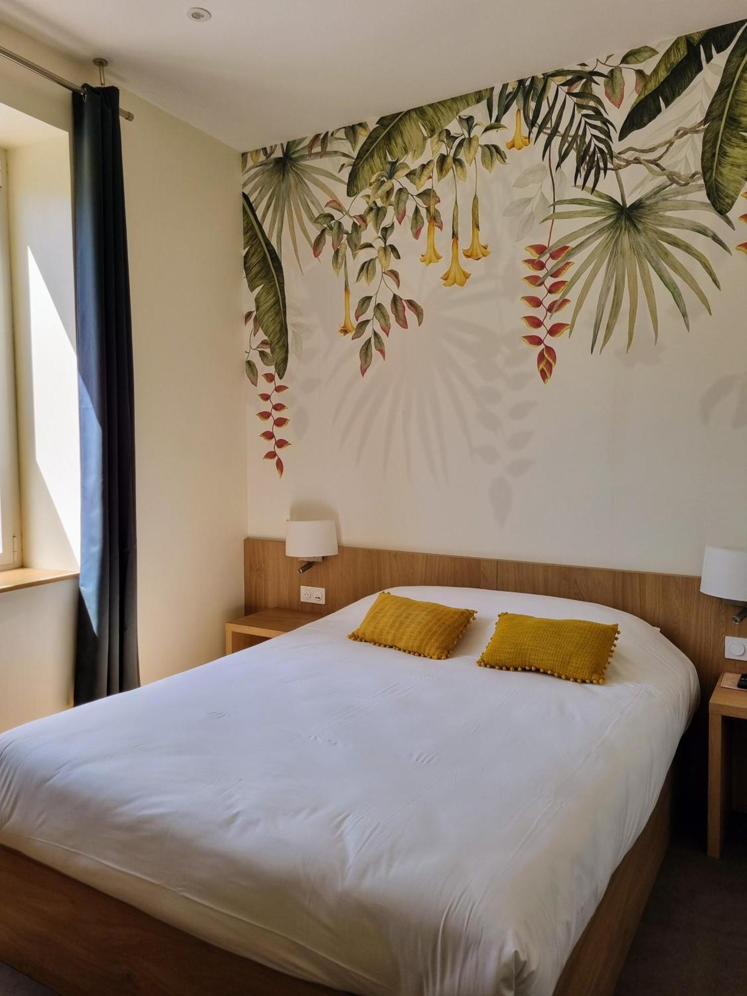 בורדו Bloom Hostel Bar & Garden מראה חיצוני תמונה